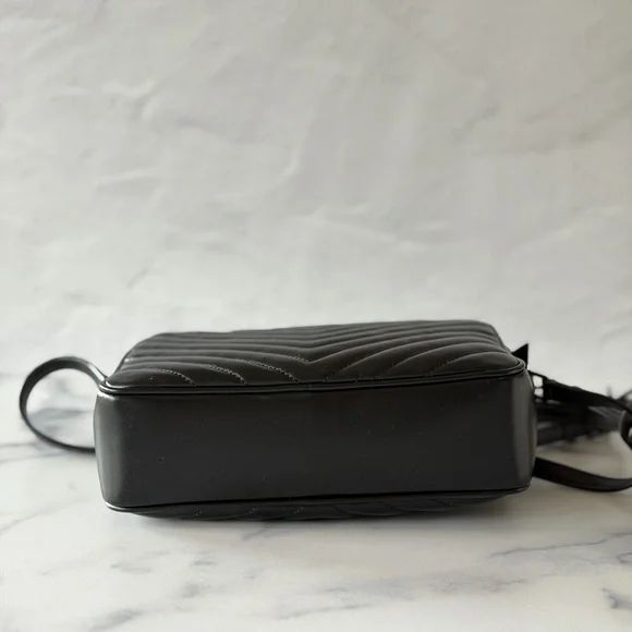 Yves Saint Laurent Lou Mattelassé Medium Camera Bag w/ Tassels - Picture 6 of 9
